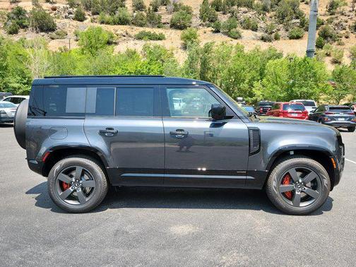 2025 Land Rover Defender 110 P400 X