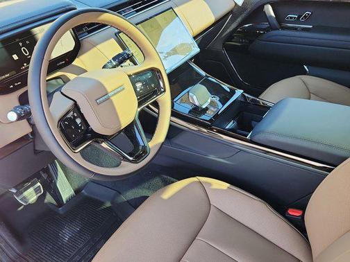 2026 Land Rover Range Rover Sport SE