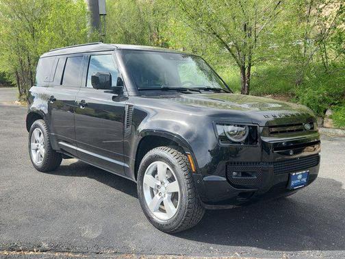 2024 Land Rover Defender 110 P400 X-Dynamic SE