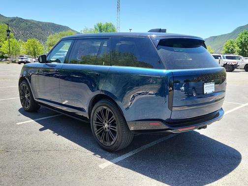 Petrolix Blue SV Bespoke Ultra Metallic Gloss 2023 Land Rover Range Rover Autobiography