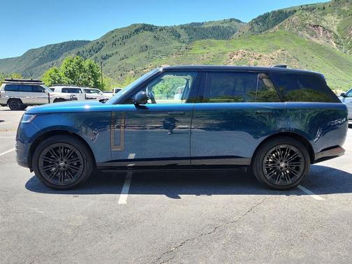 Petrolix Blue SV Bespoke Ultra Metallic Gloss 2023 Land Rover Range Rover Autobiography