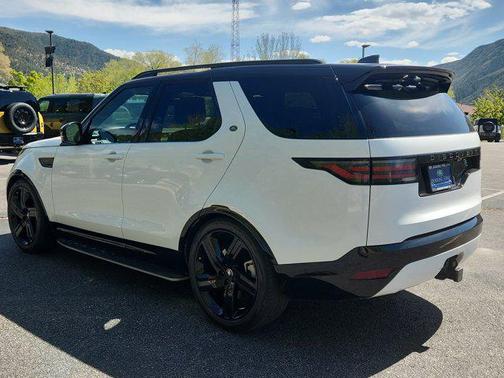 Fuji White 2025 Land Rover Discovery P360 Dynamic SE