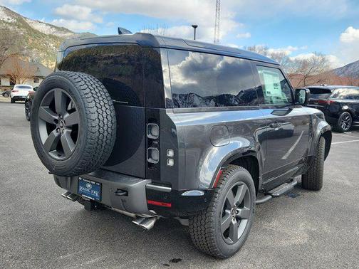 2025 Land Rover Defender 90 Carpathian Editition