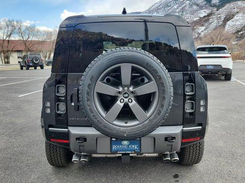 2025 Land Rover Defender 90 Carpathian Editition