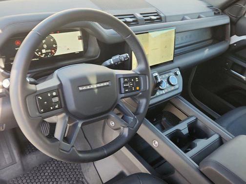 2025 Land Rover Defender 90 P300 S