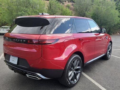 2025 Land Rover Range Rover Sport SE