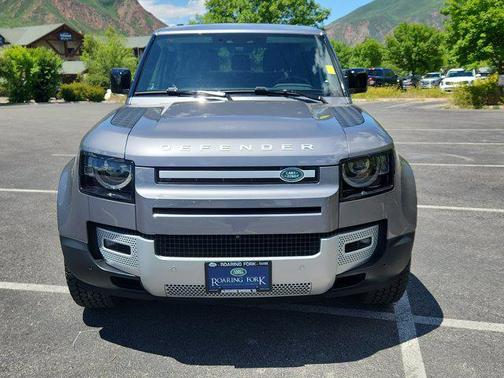 2023 Land Rover Defender 90 SE