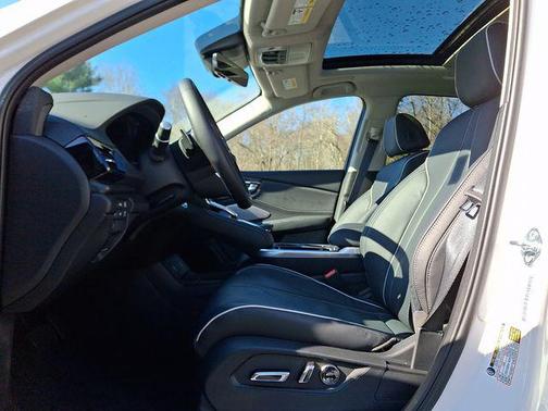 Platinum White Pearl 2026 Acura RDX Advance Package