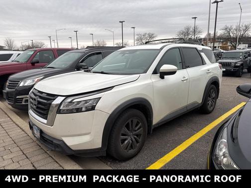 2022 Nissan Pathfinder SV 4WD