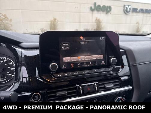 2022 Nissan Pathfinder SV 4WD