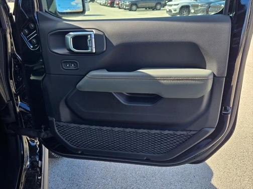 2025 Jeep Gladiator Mojave X