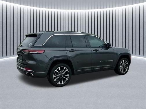 2022 Jeep Grand Cherokee Overland