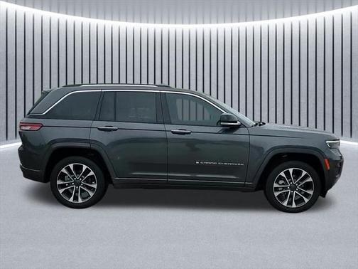 2022 Jeep Grand Cherokee Overland