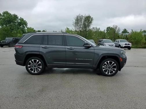 2022 Jeep Grand Cherokee Overland