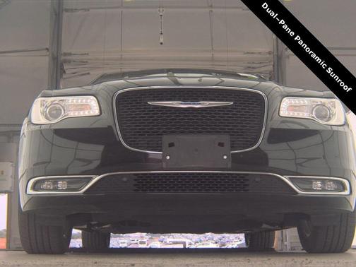 2021 Chrysler 300 Touring