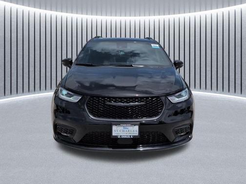 Diamond Black Crystal Pearlcoat 2026 Chrysler Pacifica Limited