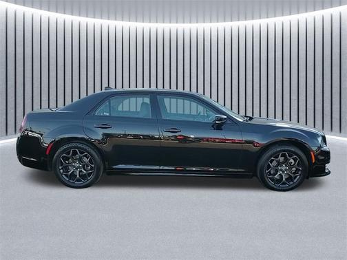 2023 Chrysler 300 Touring