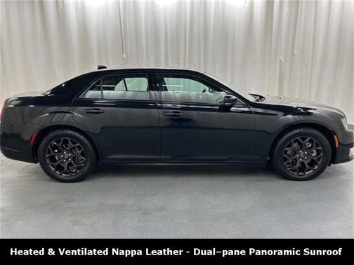 2023 Chrysler 300 Touring