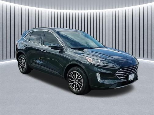 2022 Ford Escape Titanium