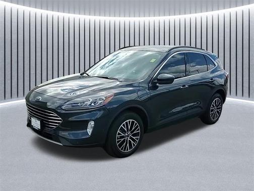 2022 Ford Escape Titanium