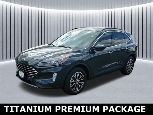 2022 Ford Escape Titanium