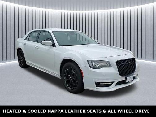 2022 Chrysler 300 Touring