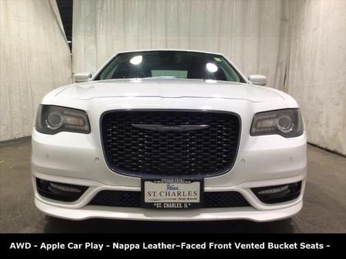 2022 Chrysler 300 Touring
