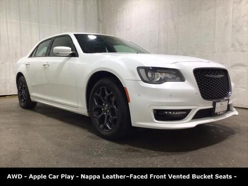 2022 Chrysler 300 Touring
