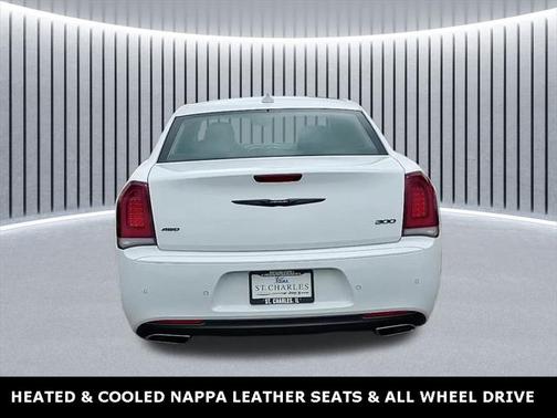 2022 Chrysler 300 Touring