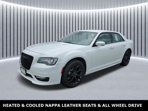 2022 Chrysler 300 Touring