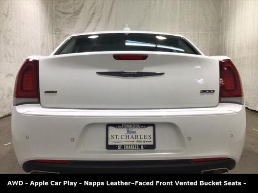 2022 Chrysler 300 Touring