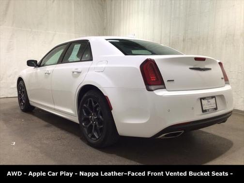2022 Chrysler 300 Touring