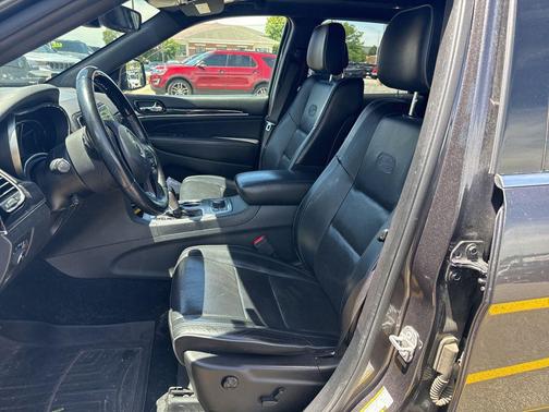 Granite Crystal Metallic Clearcoat 2020 Jeep Grand Cherokee Overland