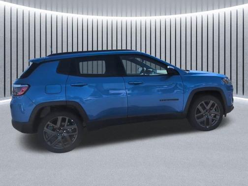 Hydro Blue Pearlcoat 2026 Jeep Compass Latitude