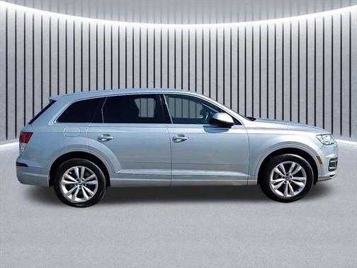 2019 Audi Q7 45 Premium Plus
