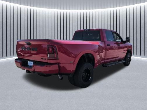 Flame Red Clearcoat 2026 RAM 3500 Big Horn Crew Cab 4x4 8' Box