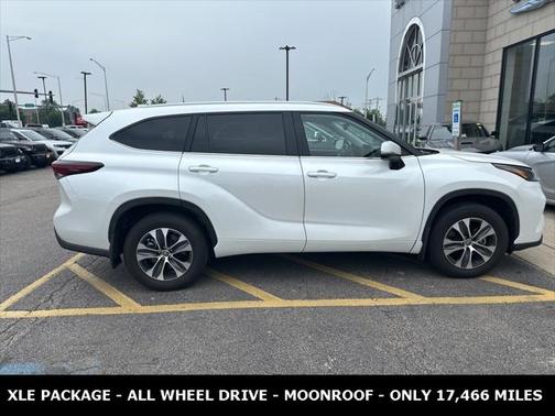 2024 Toyota Highlander XLE