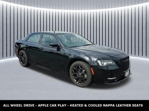 2022 Chrysler 300 Touring