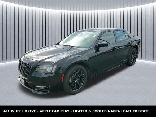 2022 Chrysler 300 Touring