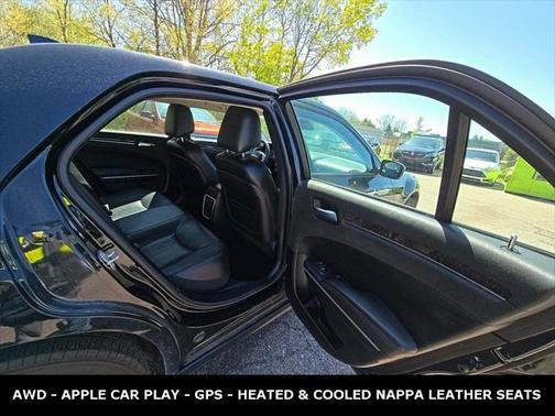 2022 Chrysler 300 Touring