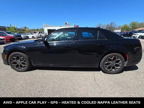 2022 Chrysler 300 Touring