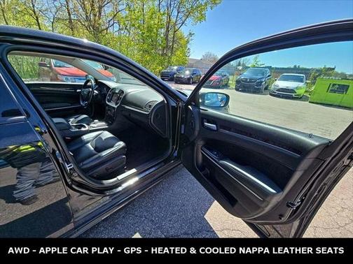 2022 Chrysler 300 Touring