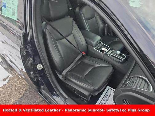 2023 Chrysler 300 Touring