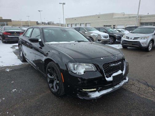 2023 Chrysler 300 Touring