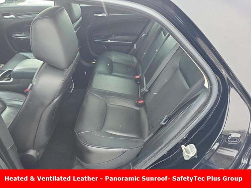 2023 Chrysler 300 Touring