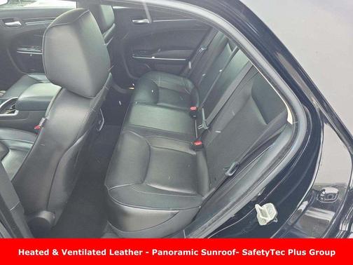 2023 Chrysler 300 Touring