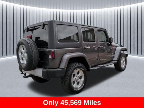 Granite Crystal Metallic Clearcoat 2014 Jeep Wrangler Unlimited Sahara