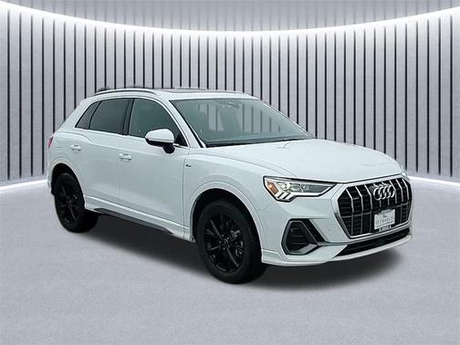 2025 Audi Q3 Premium 45 TFSI S line quattro Tiptronic