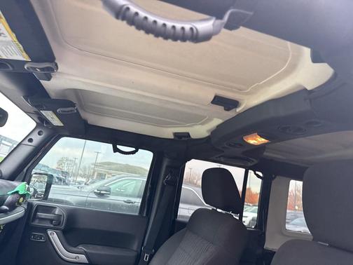 2011 Jeep Wrangler Unlimited Sahara