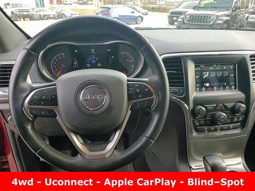 2020 Jeep Grand Cherokee Laredo